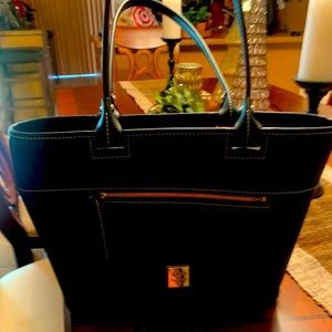 Dooney & Burke black leather purse